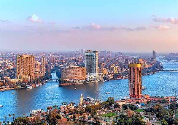 Столица Каир с населением около 104 миллионов человек